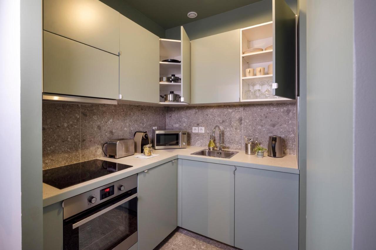 Yuna Blanche - Serviced