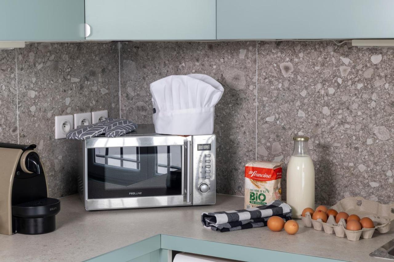 Yuna Blanche - Serviced *