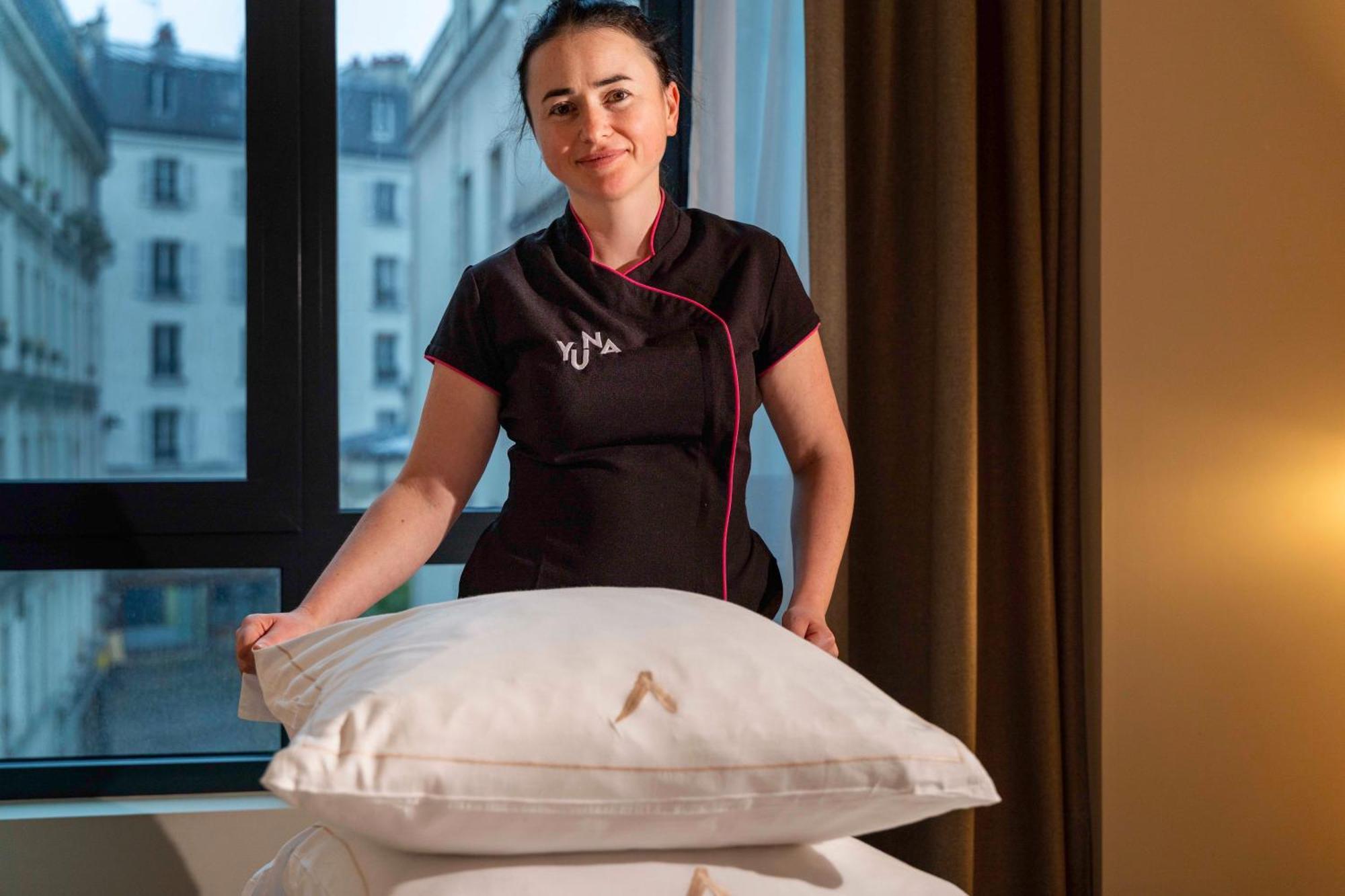 Yuna Blanche - Serviced