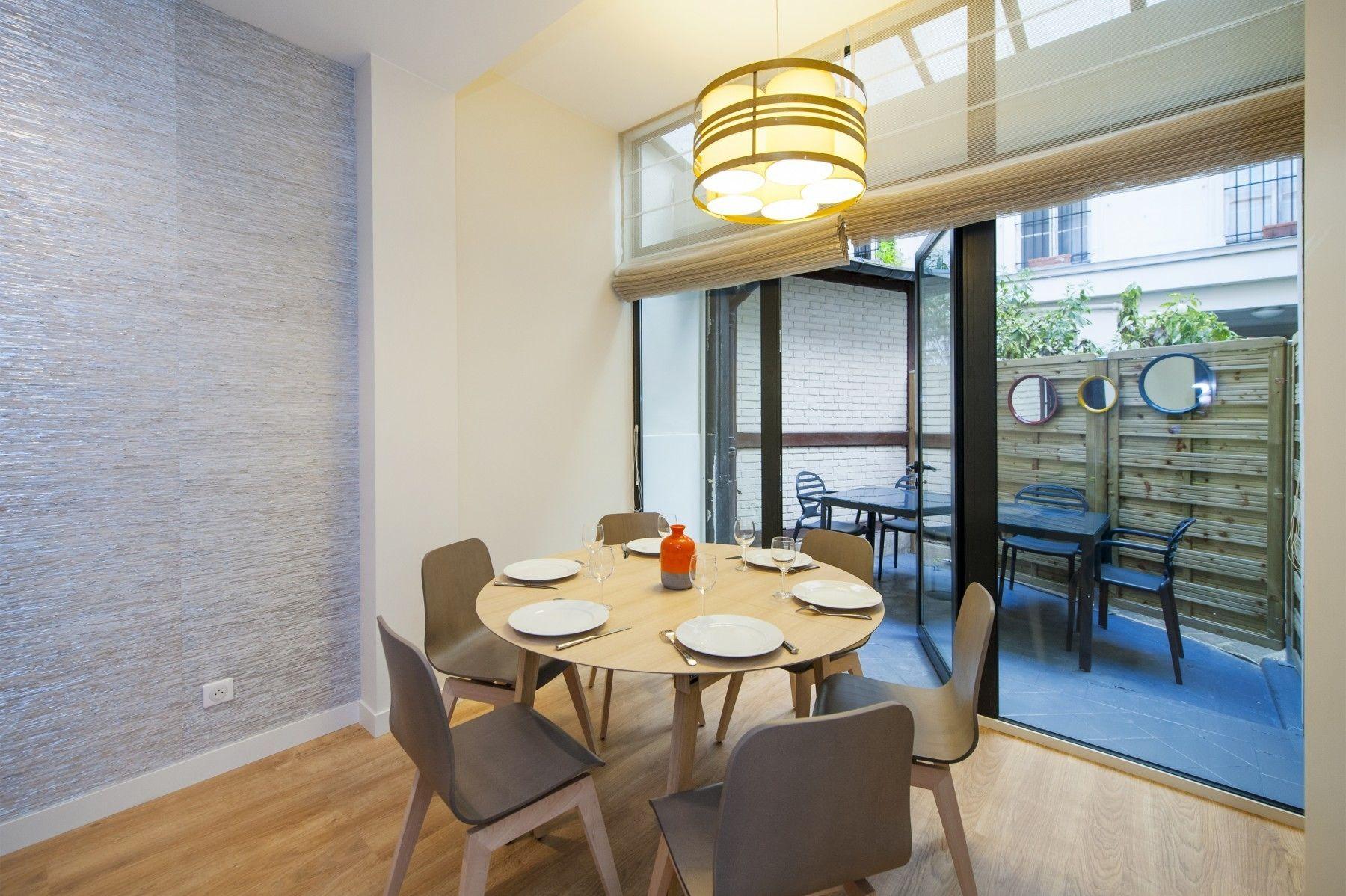 Yuna Blanche - Serviced * Parigi