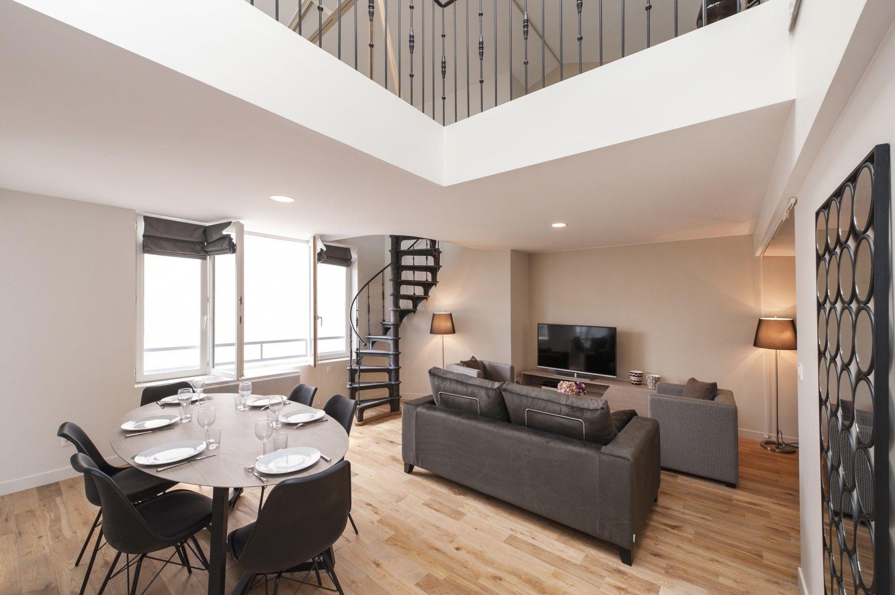 Yuna Blanche - Serviced * Parigi