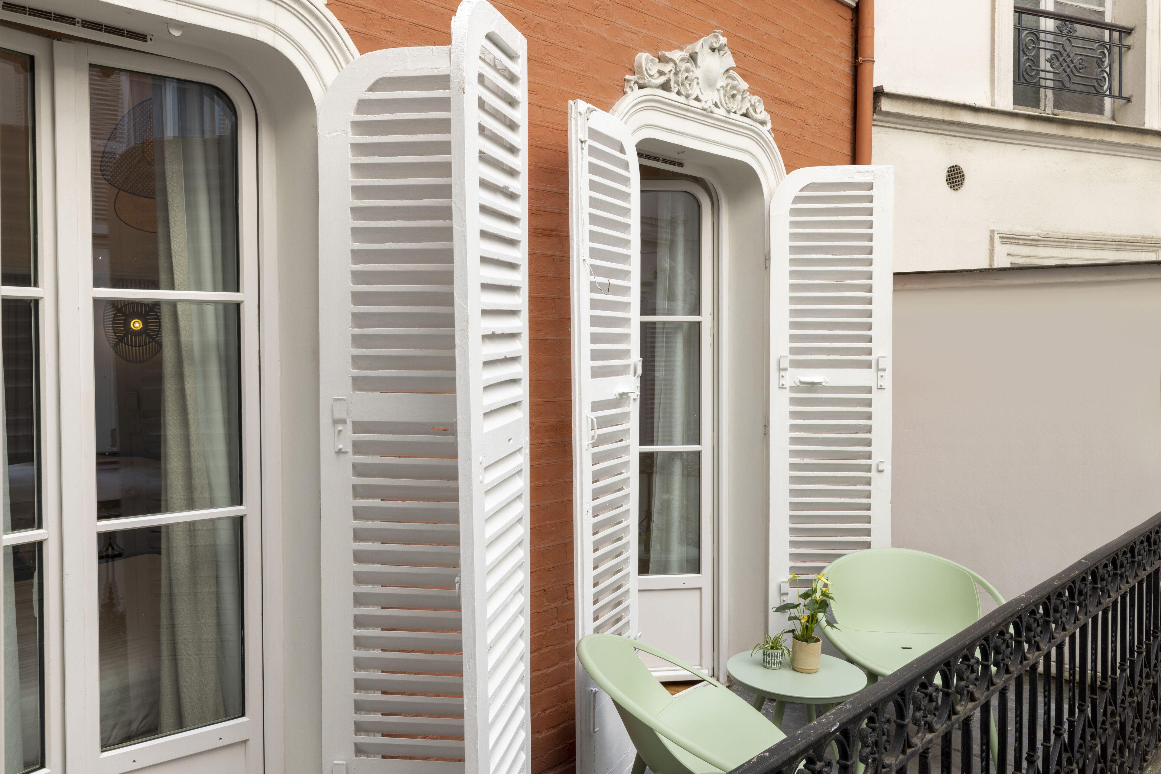 Apartment Yuna Blanche - Serviced Paris