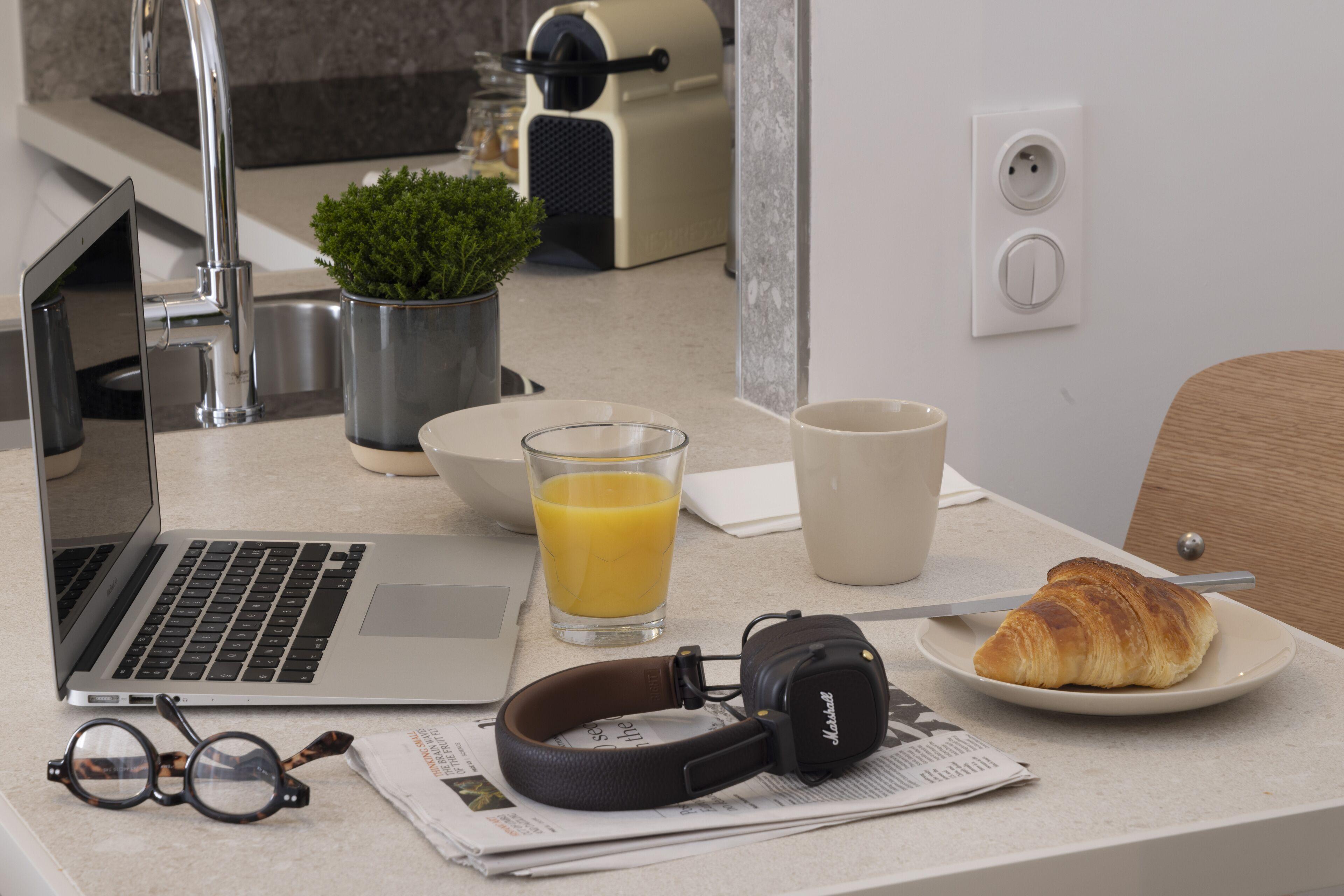 Yuna Blanche - Serviced *